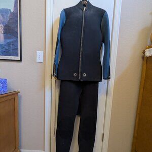 7mm Beavertail 2-piece Wetsuit Size Large